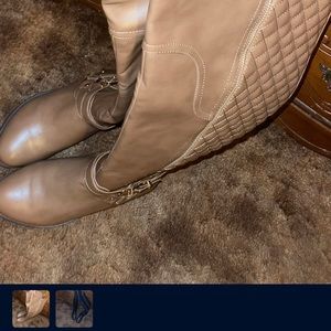 Never worn boots ! Size 8 extra wide calf $25each
